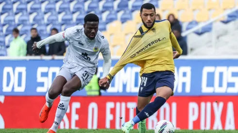 Gonzalo García, treinador do Arouca, não resistiu ao desaire frente ao Estoril. Foto: Imago
