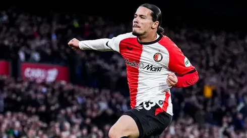 Hadj-Moussa, alvo do Benfica, em ação pelo Feyenoord. Reprodução/Instagram oficial de Hadj-Moussa
