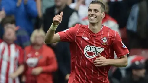 Southampton Morgan Schneiderlin acts angrily to talks with club