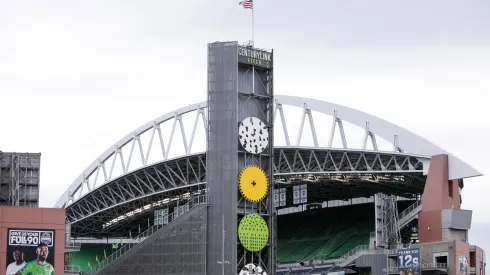 Louis Van Gaal criticizes condition of Seattle Sounders field