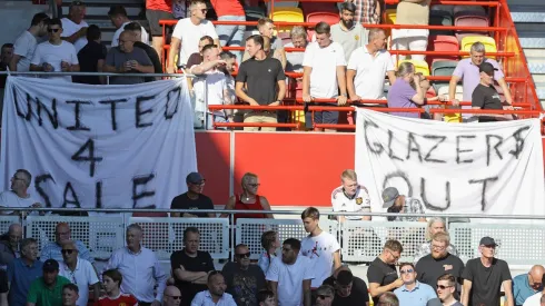 Manchester United owners seeking sale