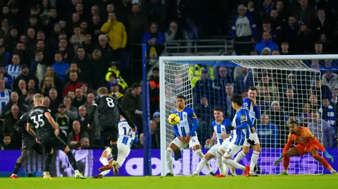 Arsenal crush Brighton to go seven points clear