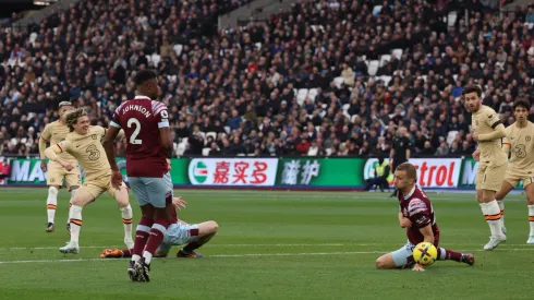 Chelsea robbed of penalty during West Ham draw