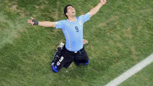 Whether Liverpool Should Sell Luis Suarez: A Liverpool and United Fan Discuss