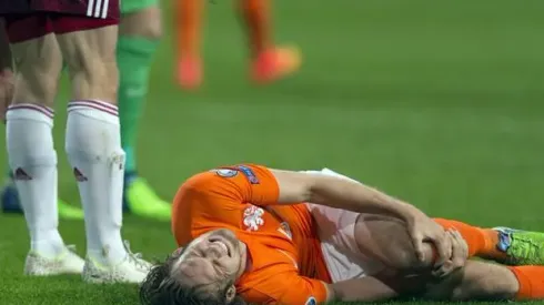 Daley Blind Ruled Out For A Month With Suspected Knee Injury