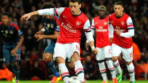 Mesut Ozil: Wenger Will Help Me Progress at Arsenal