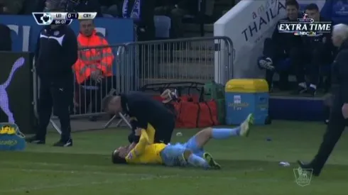 Nigel Pearson grabs Crystal Palace player by the throat