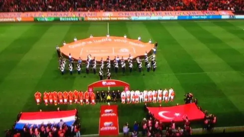 Netherlands score late equalizer against Turkey