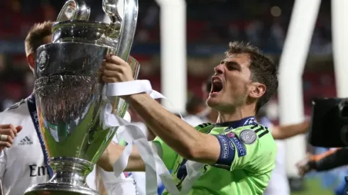 LISBON, PORTUGAL – MAY 24: Iker Casillas of Real Madrid celebrates with the trophy during the UEFA Champions League Final match between Real Madrid and Athletico Madrid at The Estadio da Luz on May 24, 2014 in Lisbon, Portugal. (Photo by Ian MacNicol/Getty Images)