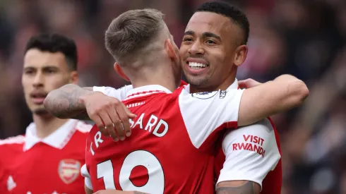 Arsenal dominate Leeds to restore eight point lead