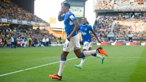 Everton grab dramatic point at Wolves to strengthen survival bid