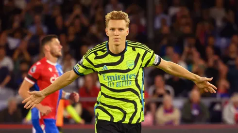 Penalties play decider as Arsenal edges past Crystal Palace