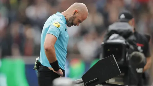 Which soccer leagues and cups don't use VAR?