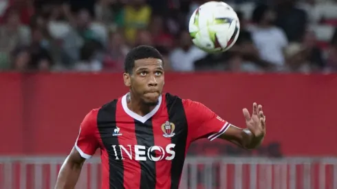 Chelsea and Man United to battle for French center-back