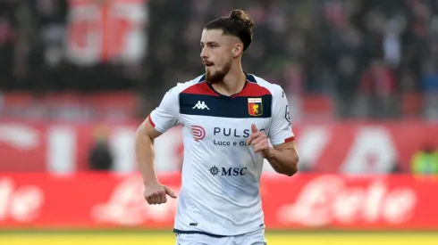 Spurs targeting highly rated defender as agent talks to rivals