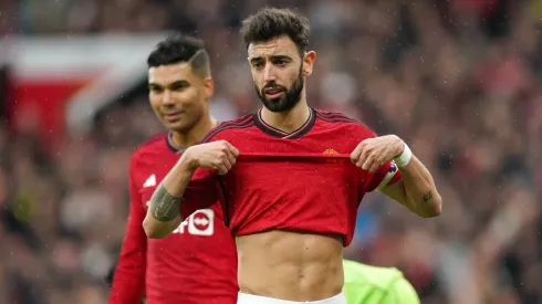 Ten Hag defends Fernandes after Man Utd star seen faking injury