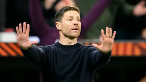 Liverpool looks to plan B as Alonso announces Leverkusen stay