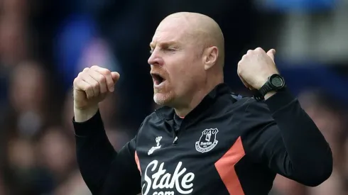 Dyche warns players as Everton make decision on coach's future