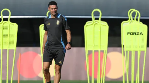 Why are Scaloni and Gareca suspended in Copa America?