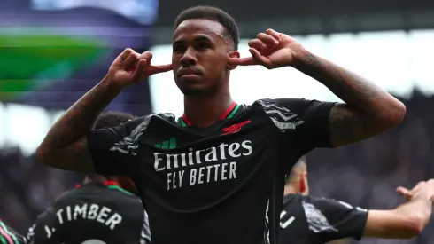 Arsenal star defender in talks for new deal after PSG interest