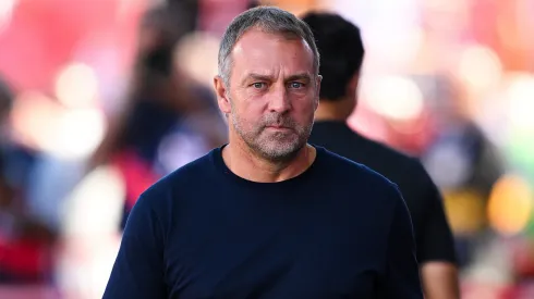 The contrast between Hansi Flick's and Xavi's disciplinary approaches.