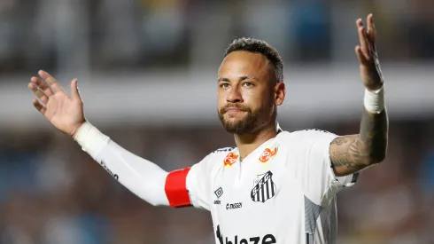 Neymar's father stated that their project at Santos extends beyond Neymar's six-month contract.