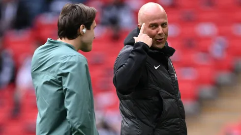 Transfer expert Fabrizio Romano reported that Liverpool have made initial contact with Isak's representatives.