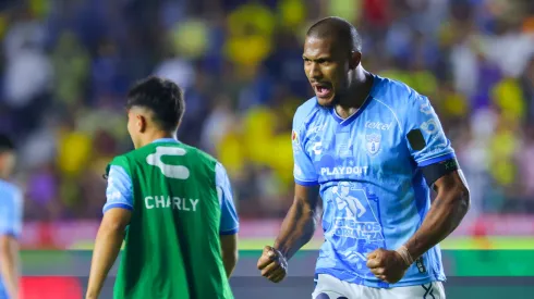To boost their chances in the tournament, Pachuca brought in five reinforcements: Robert Kenedy, José Castillo, Sebastián Jurado, Agustín Palavecino, and Federico Pereira.