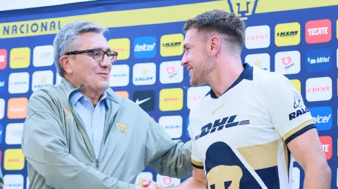 With just days left before the transfer window closes, Newell’s Old Boys is in emergency mode.