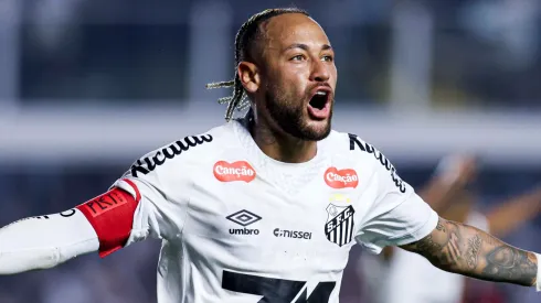 Neymar of Santos celebrates after scoring the team´s first goal during the Brasileirao 2025 match between Santos and Flamengo at Urbano Caldeira Stadium (Vila Belmiro) on July 16, 2025 in Santos, Brazil.