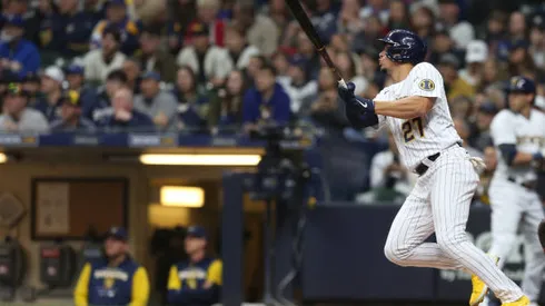 MILWAUKEE, WI - APRIL 29: Milwaukee Brewers shortstop Willy Adames (27) hits during a game between the Milwaukee Brewers and the Chicago Cubs at American Family Field on April 29, 2022 in Milwaukee, WI. (Photo by Larry Radloff/Icon Sportswire via Getty Images)