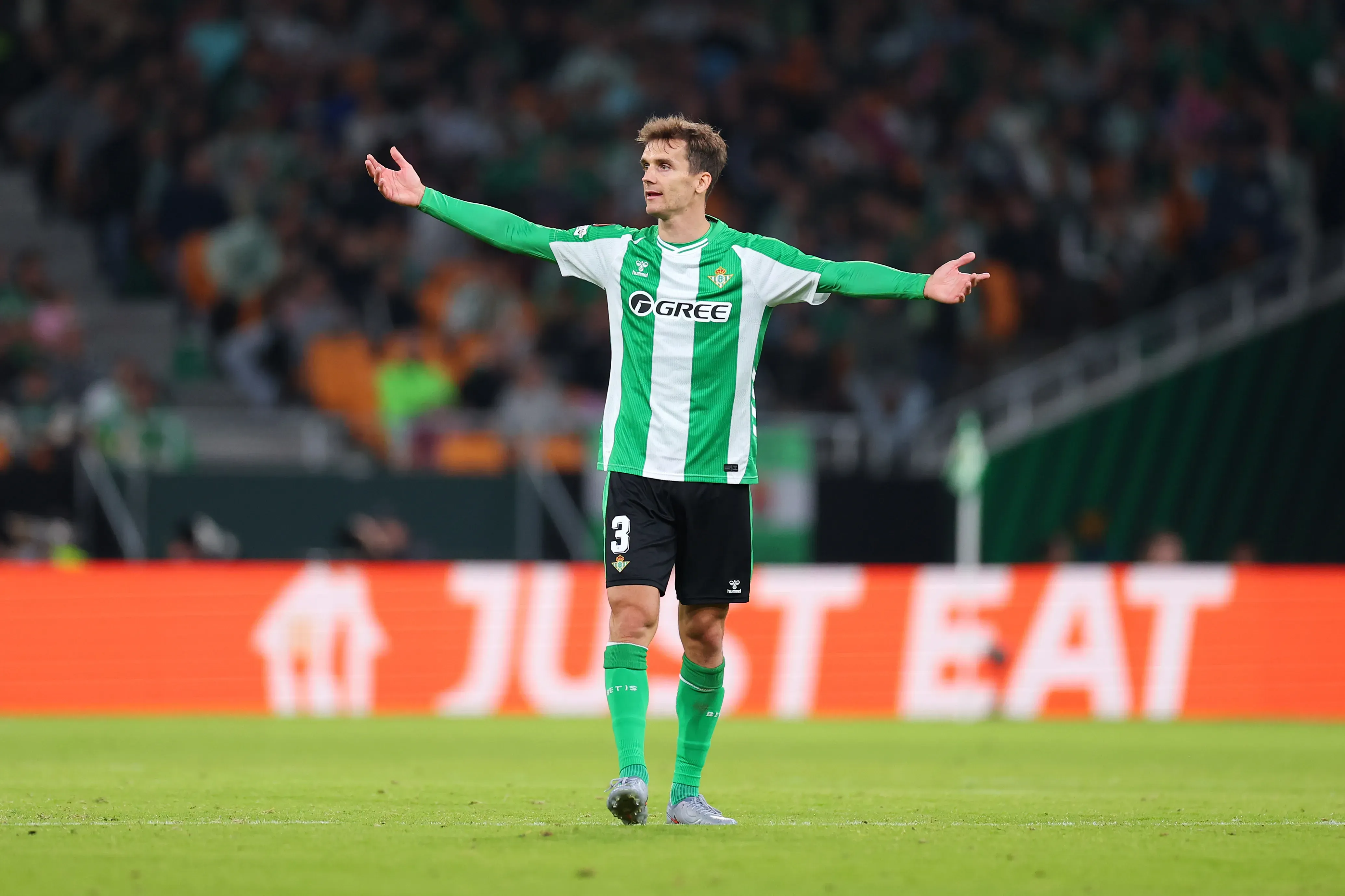 Diego Llorente habló de Manuel Pellegrini. (Photo by Fran Santiago/Getty Images)