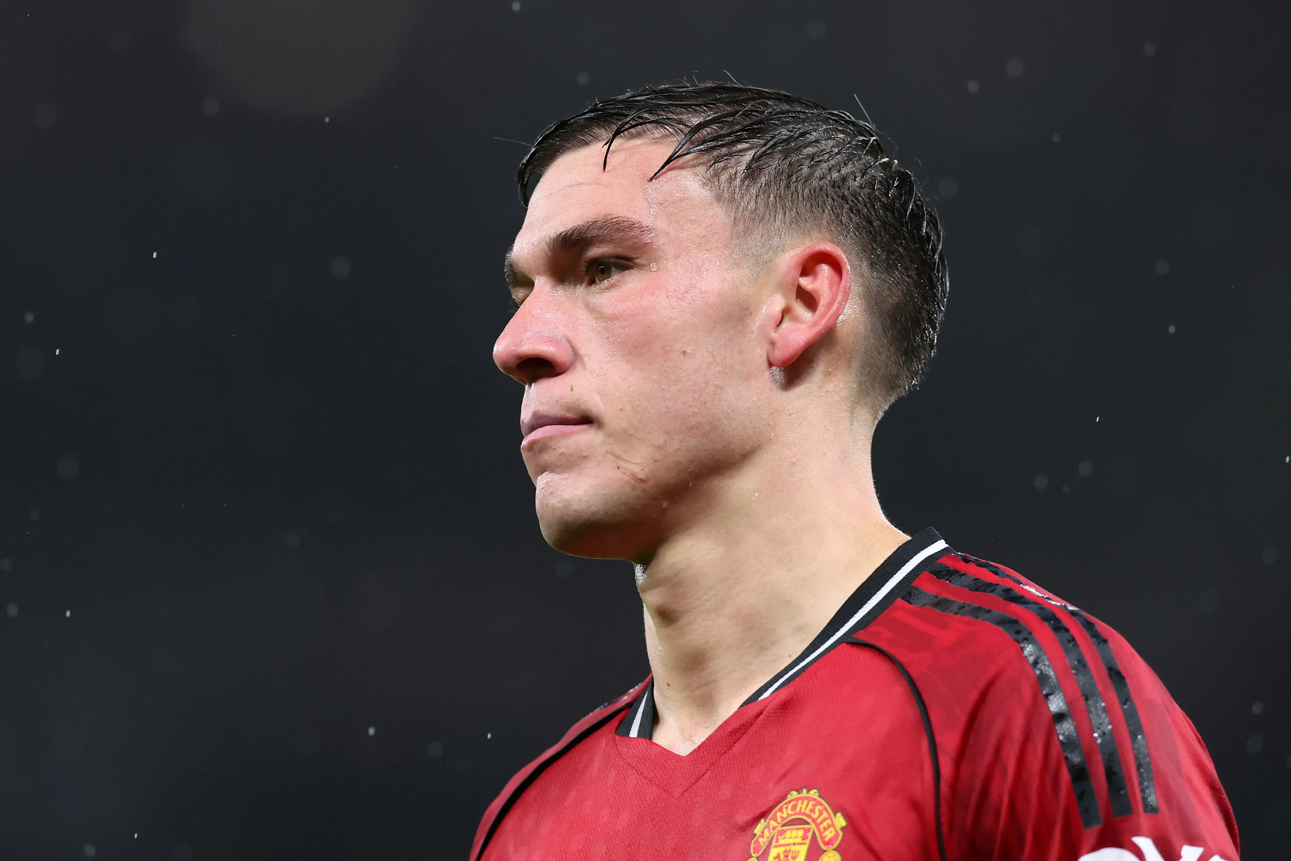 Manuel Ugarte pode deixar Old Trafford (Photo by Alex Livesey/Getty Images)