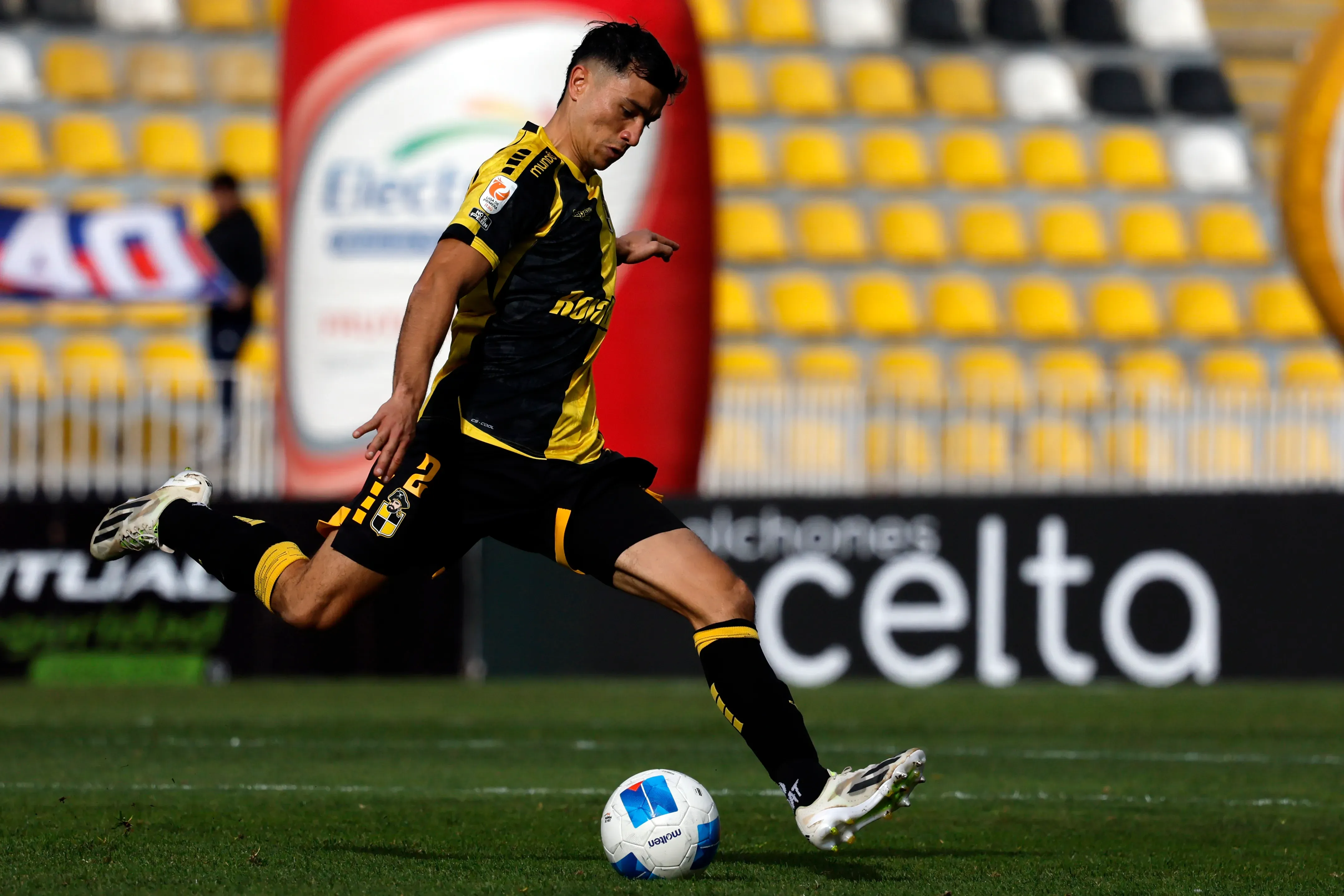 Bruno Cabrera tuvo una gran temporada con los Piratas/Photosport