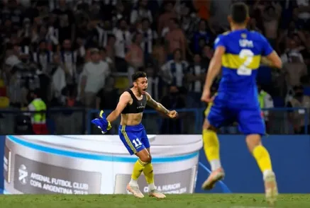 “Toto” Salvio luego de convertir el penal decisivo