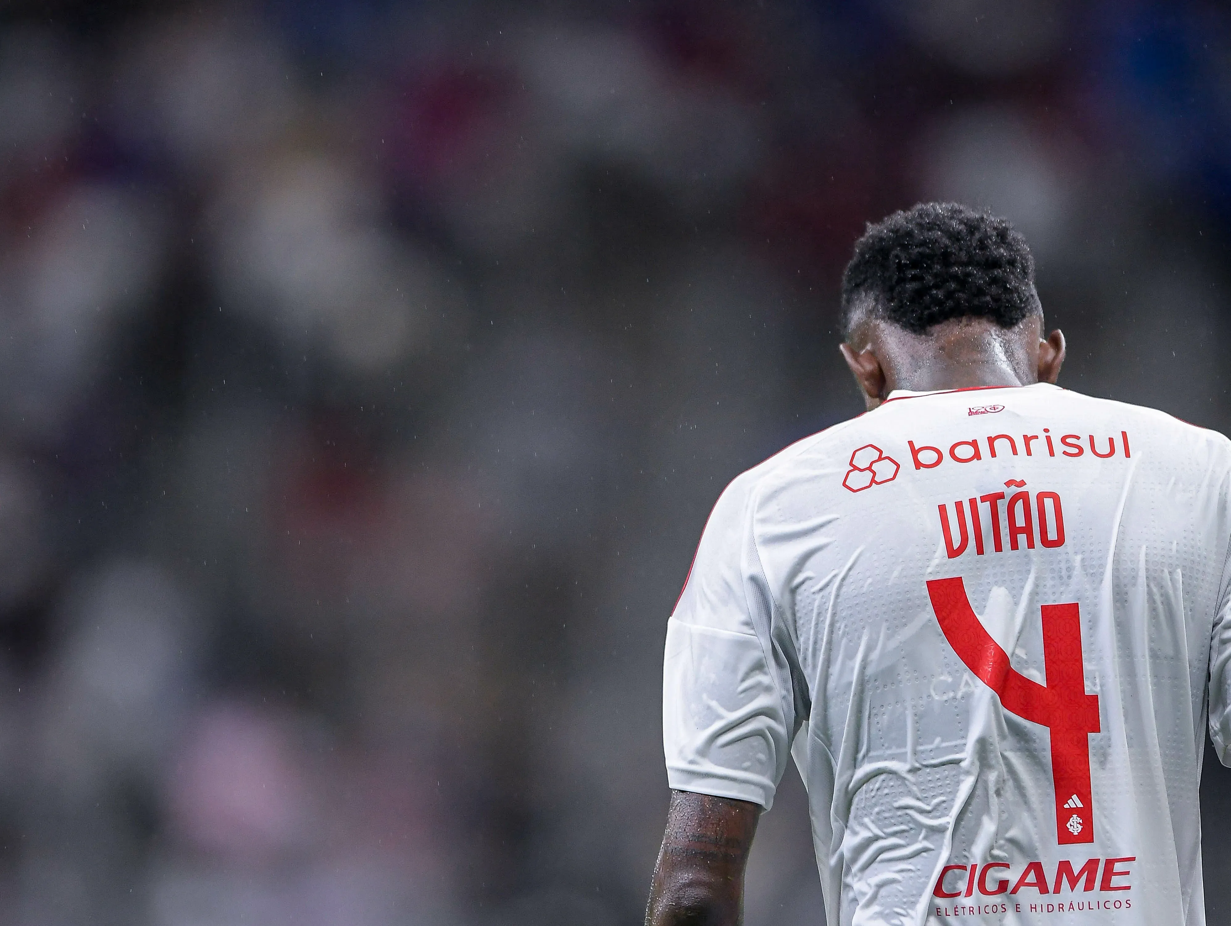 Vitão jogador do Internacional durante partida contra o Bahia no estadio Arena Fonte Nova pelo campeonato Brasileiro A 2025. Foto: Jhony Pinho/AGIF
