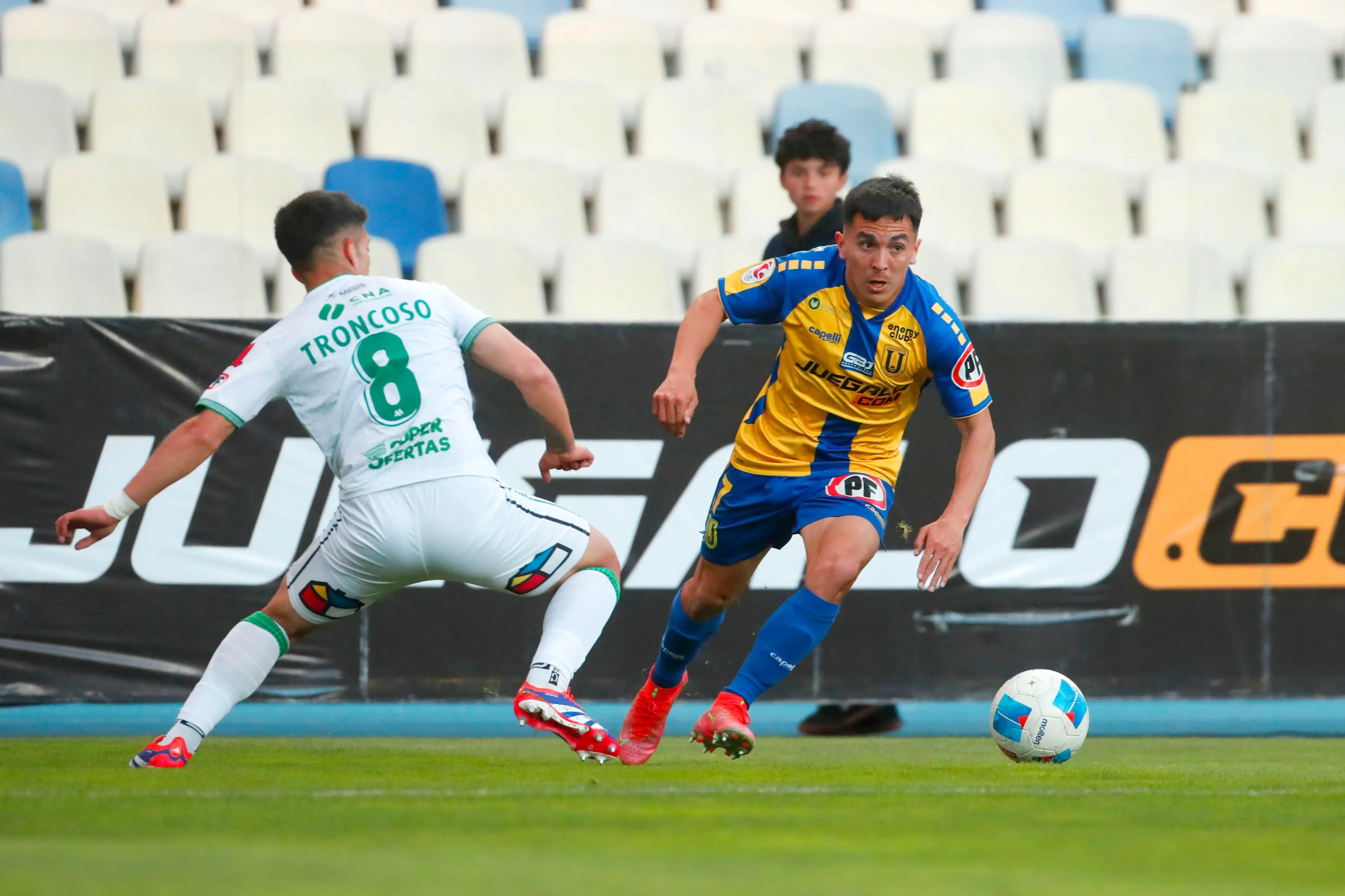 El actual campeón ante el más campeón de la B | Photosport