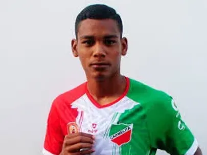 Creichel Pérez dio sus primeros pasos como futbolista en Carmelita (AD Carmelita).