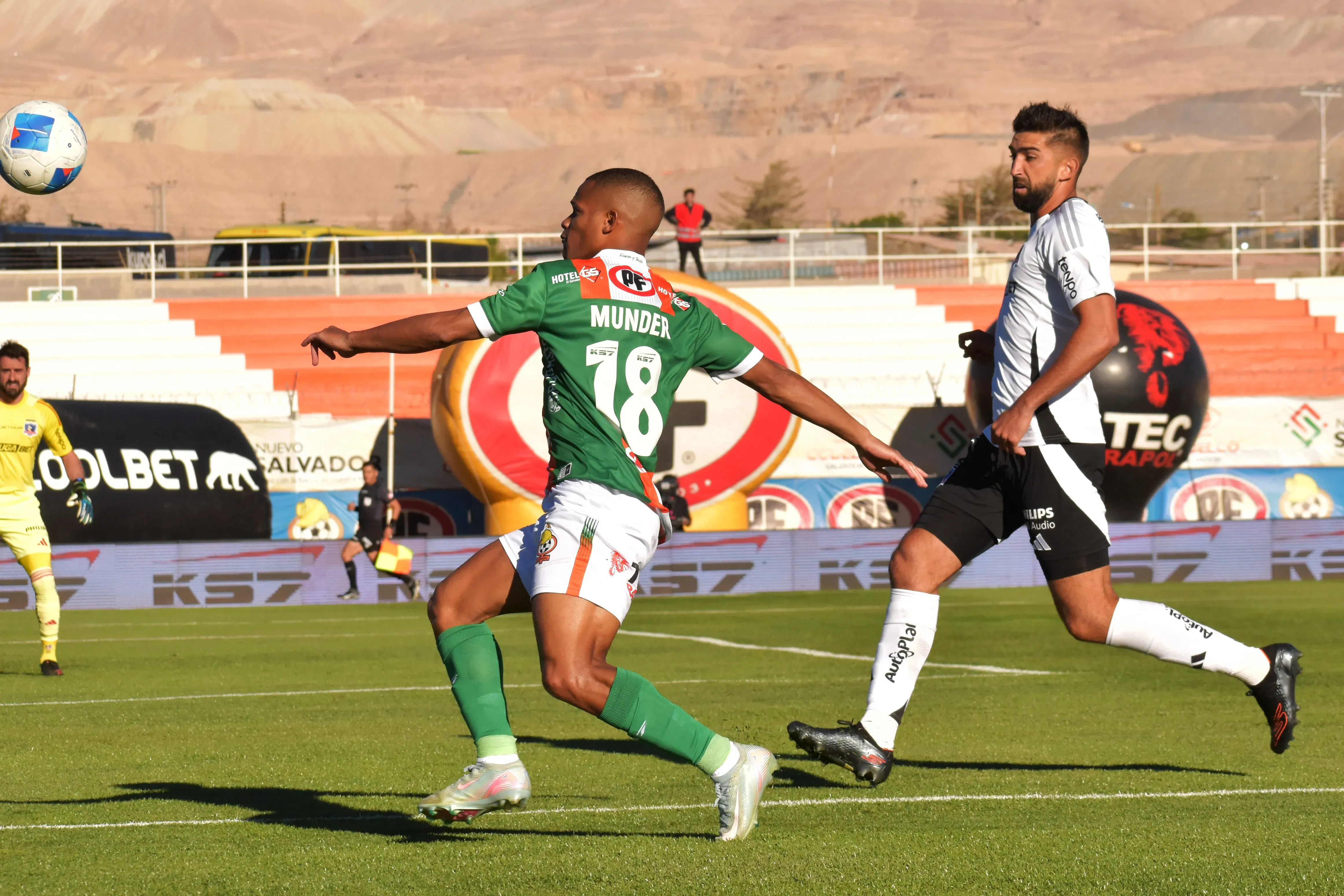 Emiliano Amor cometió error garrafal en la apertura de la cuenta. (Foto: Photosport)