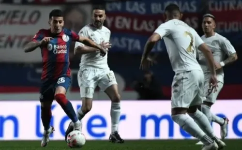 Fernández Mercau encarando a Cáceres