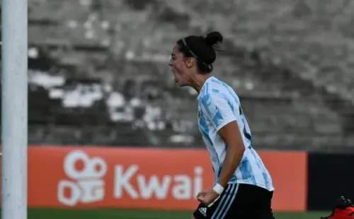 Mariana Larroquete, de Argentina, ante Brasil. (AFA)