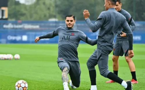 Icardi se presentó a entrenar con el PSG (Foto: Le Parisien vía Twitter)