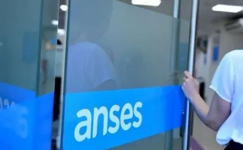 Para acceder al beneficio deber cobrar la AUH.