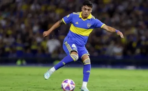 BUENOS AIRES, ARGENTINA - APRIL 09:  Luca Langoni of Boca Juniors controls the ball during a Liga Profesional 2023 match between Boca Juniors and Colon at Estadio Alberto J. Armando on April 9, 2023 in Buenos Aires, Argentina. (Photo by Daniel Jayo/Getty Images)-Not Released (NR)