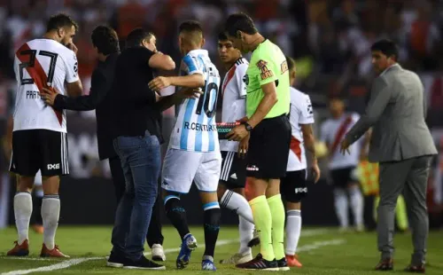 El empujón de Centurión a Coudet en un duelo entre Racing y River (ESPN)