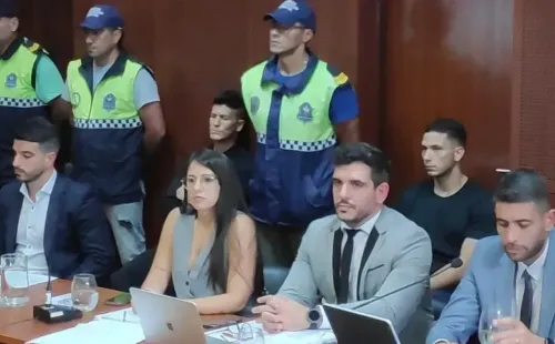 Sosa y Osorio, dos de los futbolistas de Vélez acusados, en la Audiencia.
