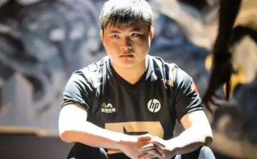 Uzi había jugado su último torneo en Worlds 2019 con RNG.
