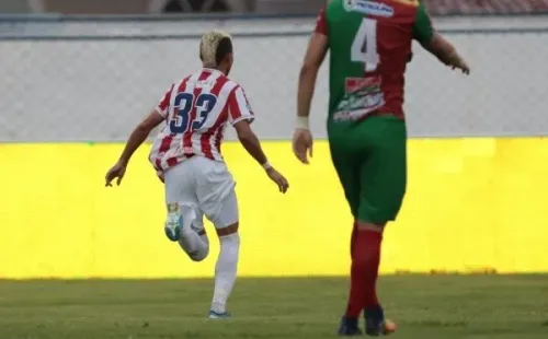 Erick, que marcou o gol da vitória, até o momento é usado como opção; situação é semelhante a que Guillermo Paiva vive atualmente