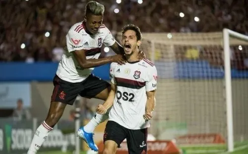 Bruno Henrique e Rodrigo Caio: dupla está fora de ação (Foto: Alexandre Vidal/Flamengo/Divulgação)