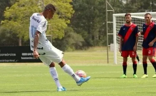 Volante se destacou no sub-17 do Tricolor – Foto: Rodrigo Fatturi / Grêmio.